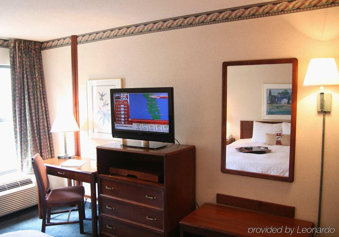 Hampton Inn & Suites Tampa-North Phòng bức ảnh
